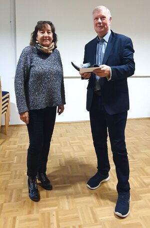 Sabine Wienströer und der Vortrag haltende